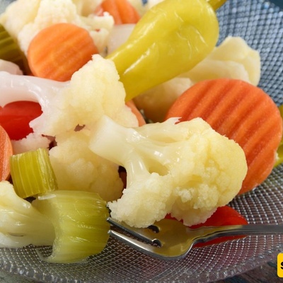 How to Make Pickled Cauliflower with Carrots and Celery at Home