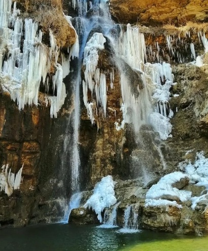 Khorkhoreh Waterfall