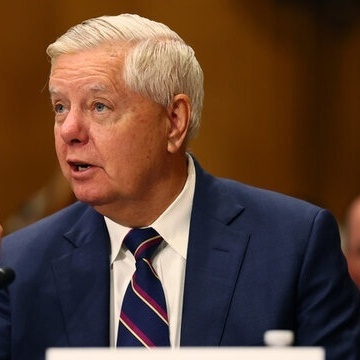 Hawkish U.S. Senator Threatens China; Says Closure of the Strait of Hormuz Would Harm Us