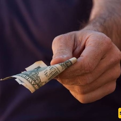 What Is the Difference Between Khums and Zakat and Taxes?