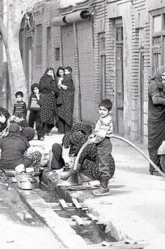 A Nostalgic Glimpse of Old Tehran / Cheers to the Mothers Who Had to Wash Dishes and Clothes by These Streams, Rain or Shine…