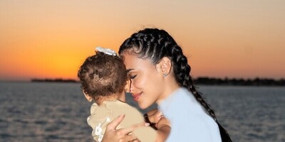 The motherly love of Bruna Biancardi, Neymar's Wife, With Her Adorable Little Daughter / How The Little Rascal is Striking Poses 🥰