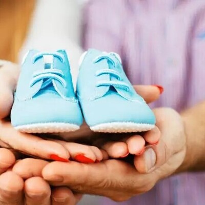 Pregnancy Surprise Ideas: How to Tell Your Husband and Family You're Expecting?