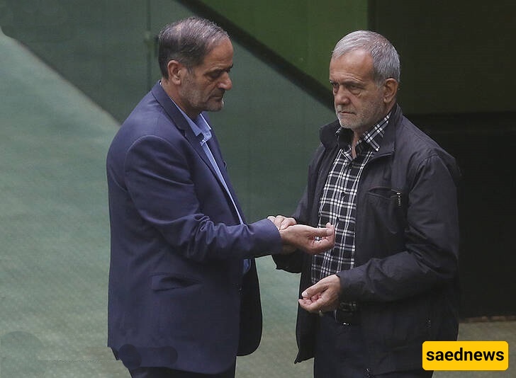 From Parliament Floor to Doctor’s Chair — Rare Images of President Pezeshkian Treating Patients in the Parliament
