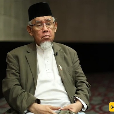 Ayatollah Khamenei hailed as the only voice urging Muslims to reclaim the true Qibla