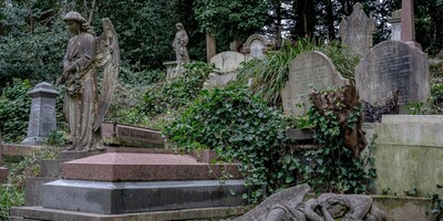 Mysterious Facts About Highgate Cemetery And Graves You Must Visit!