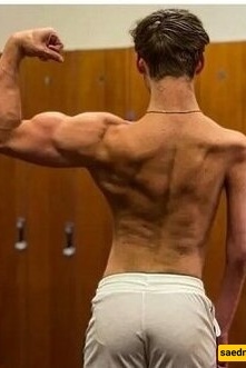 Strange Bodybuilder Appearance: One Arm Muscular, the Other Skeletal — Never Seen Anything Like This Before