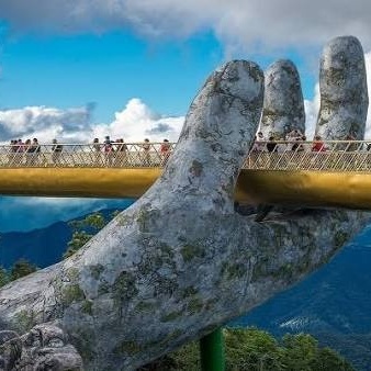 The God’s Hand Bridge in Vietnam: An Architectural Masterpiece and a Remarkable Tourist Attraction