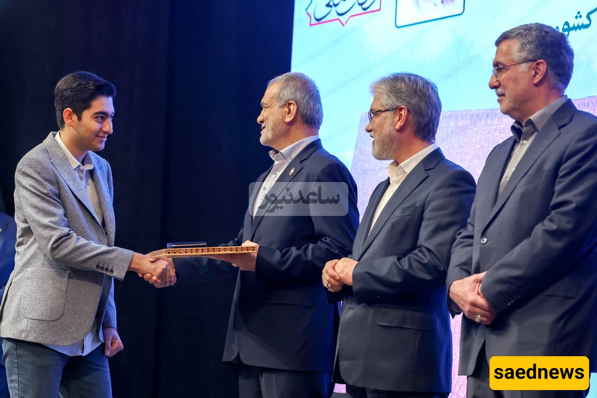 Warm and Friendly Presence of Pezeshkian with Students in the New Academic Term / University Reopening with the President in Attendance
