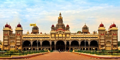Exploring the Attractions of Mysore Palace, India: A Royal Architectural Masterpiece That Amazes Every Traveler