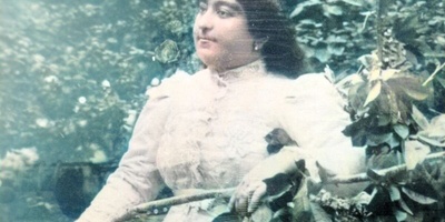 Qajar Yalda Night: A Rare Artistic Portrait of Naser al-Din Shah’s Daughter on the Year’s Longest Night