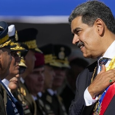 Maduro Orders Deployment of 25,000 Troops on Border