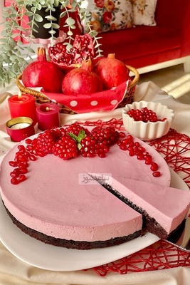Yalda Desserts: How to Make a Delicious Pomegranate Mousse Cake + Video