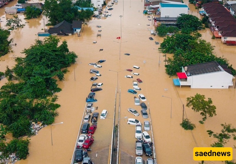 Thailand Floods Claim 145 Lives