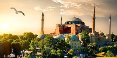 Exploring the World's Legendary Mosques: A Journey Through Islamic Art and Architecture