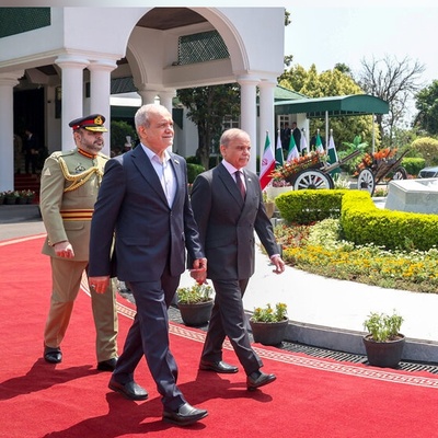 Iran-Pakistan Strategic Axis: Pezeshkian’s Visit Signals New Regional Partnership