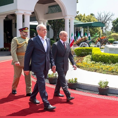 Iran-Pakistan Strategic Axis: Pezeshkian’s Visit Signals New Regional Partnership