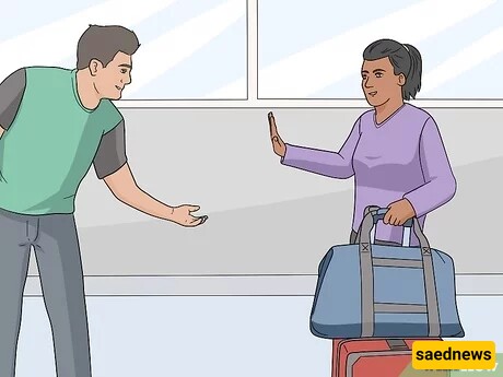 Ways to Prevent Pickpocketing / Do You Know What to Do After Your Bag Is Stolen?