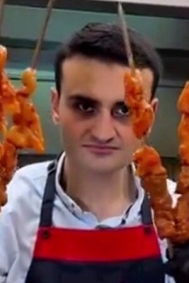 Famous Turkish Chef Hospitalized After Father’s Fraud Scandal