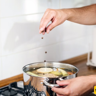 Why Adding Certain Ingredients at the Beginning of Cooking Changes the Final Flavor