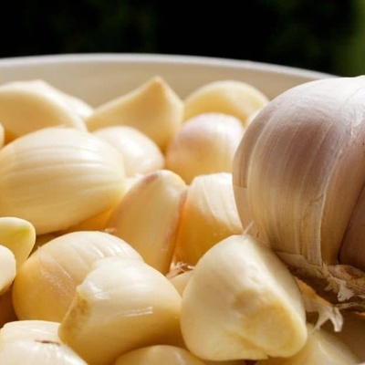 Is Yellowed Garlic Safe to Eat?