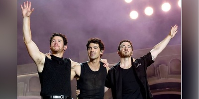 Fans Went Wild at the Jonas Brothers 20th Anniversary Show (Here’s What Happened)