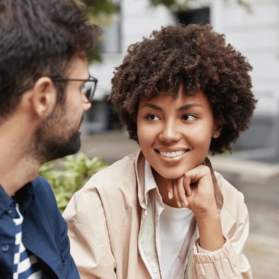 With 11 Non-Verbal Methods, You Can Find Out Whether Your Friend Likes You Or Not