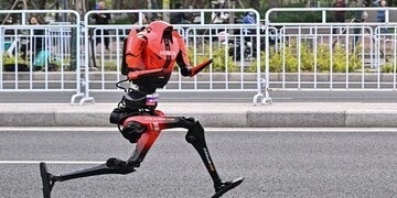 (Video) Humanoid robot in Beijing runs faster than Jacob Kiplimo’s record pace, challenging established human running benchmarks