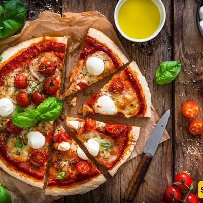 Margherita Pizza Recipe (Tomato-Based) for 4 Medium Pizzas