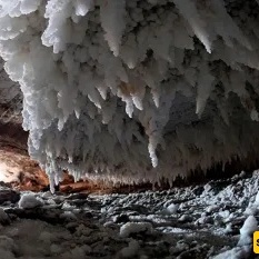 Introduction to Namakdan Salt Cave of Qeshm and Its Access Routes