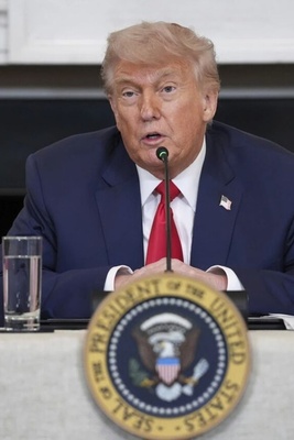 Trump’s Claim: I Might Send Vitkoff or Vance to Negotiate With Iran