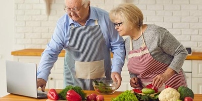 Brain Health in Midlife: What to Eat and What to Avoid