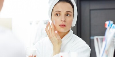 Morning Habits That Are Ruining Your Skin Without You Knowing!