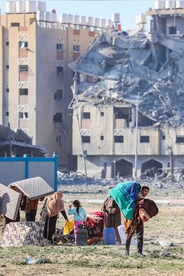 Hundreds of Palestinians Remain Trapped in Khan Younis Amidst Israeli Military Offensive