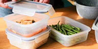 Why Do Some Foods Develop Odors Faster in Plastic Containers?