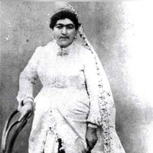 How Did the Lavasani Shepherd Become a Queen of the Qajar Court? / A Qajar Woman’s Endowments in Northern Tehran: From a Diamond Vest and Pearl Curtain to a Historic Bridge