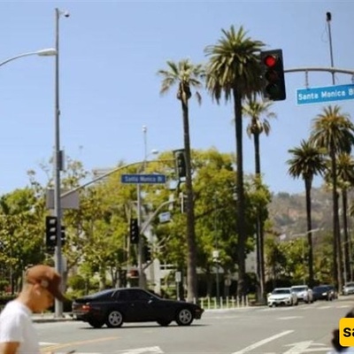 'Unknown Vehicle' Ploughs into Crowd in LA with More than 20 Injured