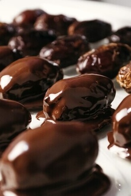 Crafting the Perfect Date Shoniz for a Sweet Delight
