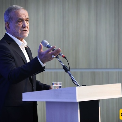 Pezeshkian Calls for Tackling Economic Challenges During Wartime