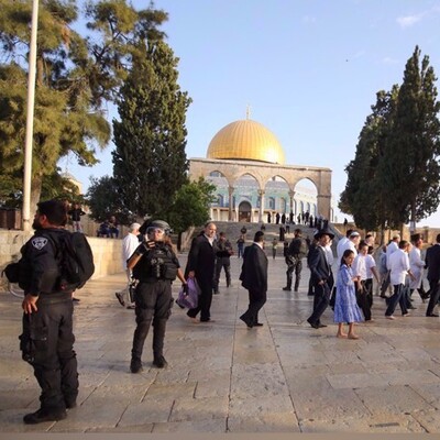 Illegal Israeli Settlers Storm al-Aqsa Mosque in Provocative Move