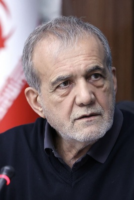 Pezeshkian: National Issues Require Practical Action