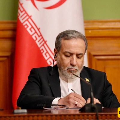 Araghchi: Freed War Captives Preserved Iran’s Pride Throughout Years of Captivity