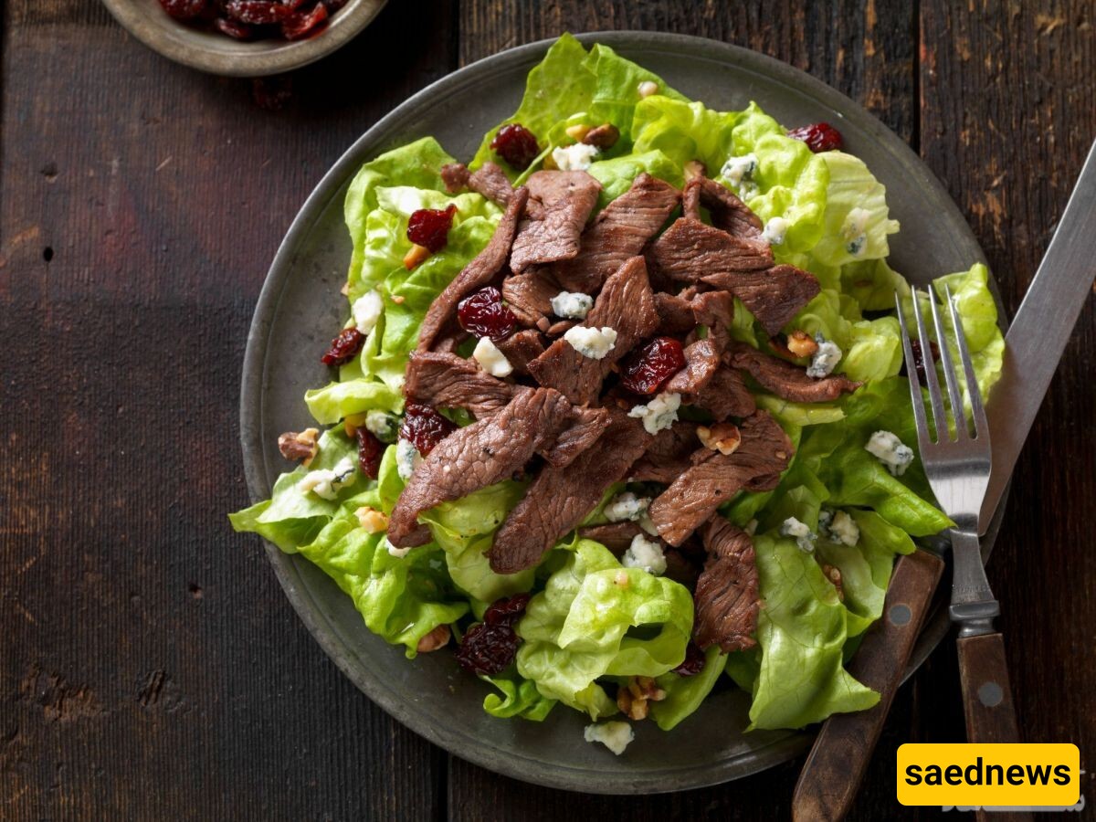 Peppery Steak Salad: A Burst of Flavor in Every Bite!