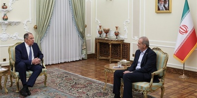 Pezeshkian Urges Stronger Ties Between Iran and Russia