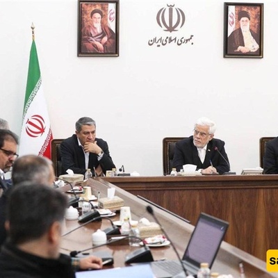 VP Details Strategy to Make Iran a Regional Energy Trade Hub