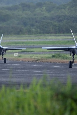 US F-35 Fighters Spotted Landing Near Venezuela Amid Rising Tensions