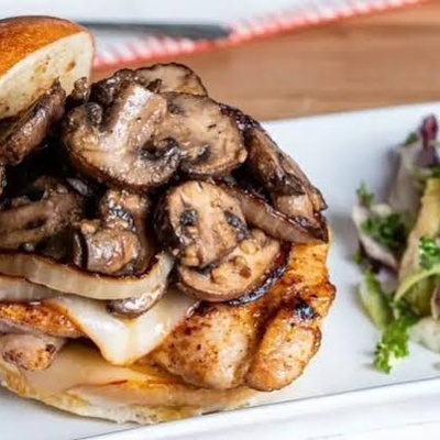 Healthy Homemade Chicken and Mushroom Burger Recipe: A Delicious and Nutritious Meal