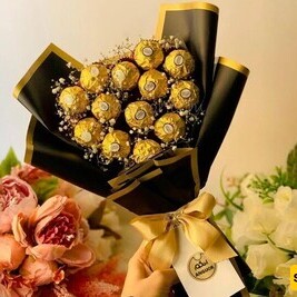 The Most Attractive Valentine's Day Chocolate Bouquet For Lovers, Combining Gold And Mocha Colors.