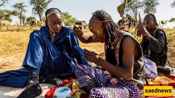The Story Of A Tribe Where Men Wear Makeup To Attract Women + Photos