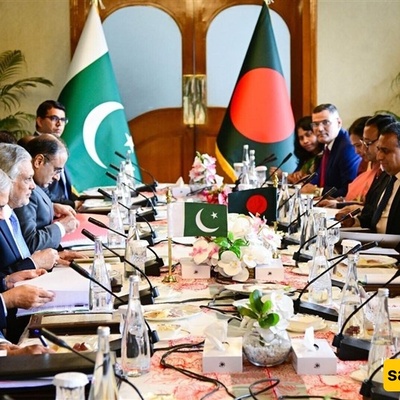 Pakistan FM Holds Talks with Bangladeshi Officials during ‘Historic’ Visit